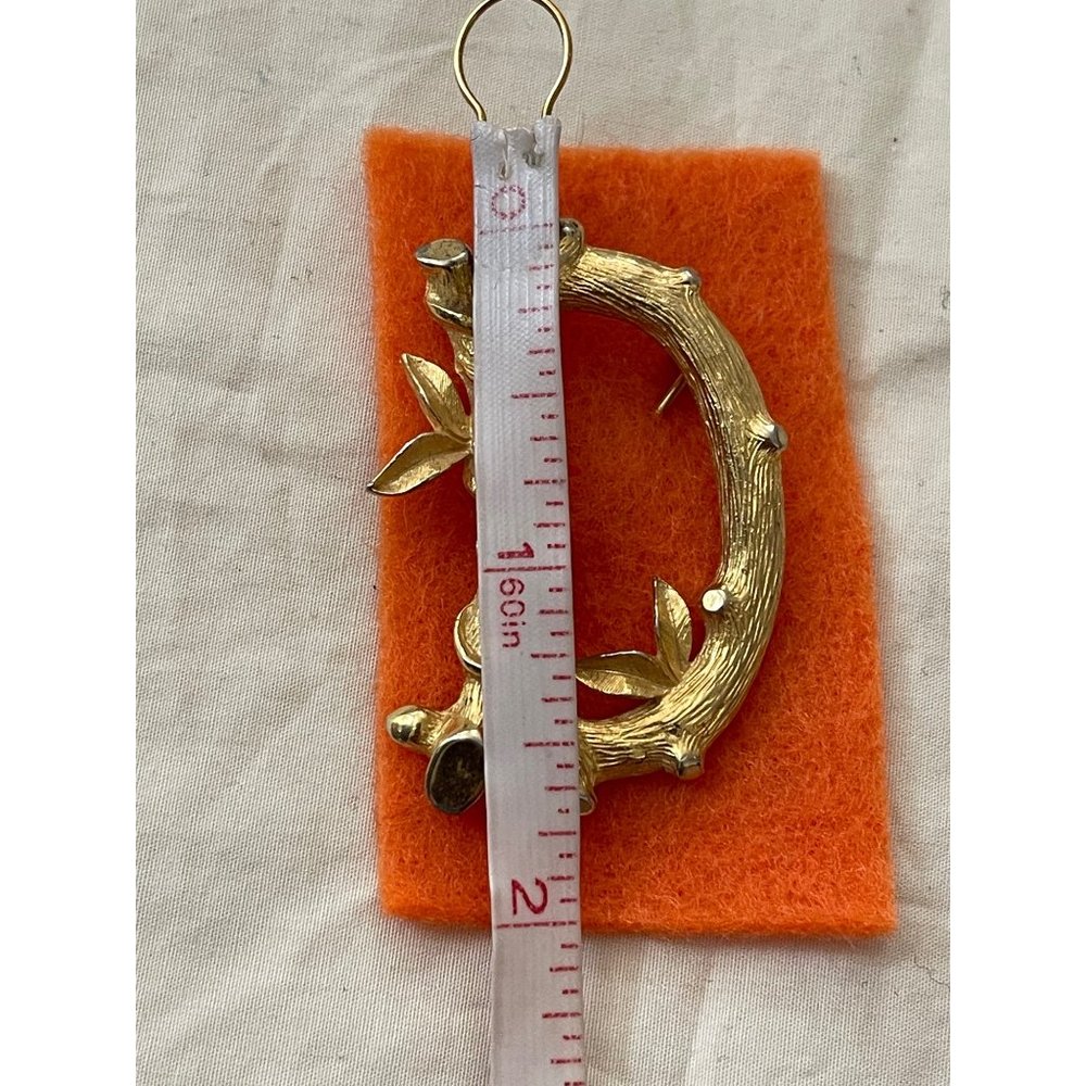 Sarah Coventry Vintage "D" Branches with leaves Design Brushed Gold Tone Brooch - Picture 10 of 12